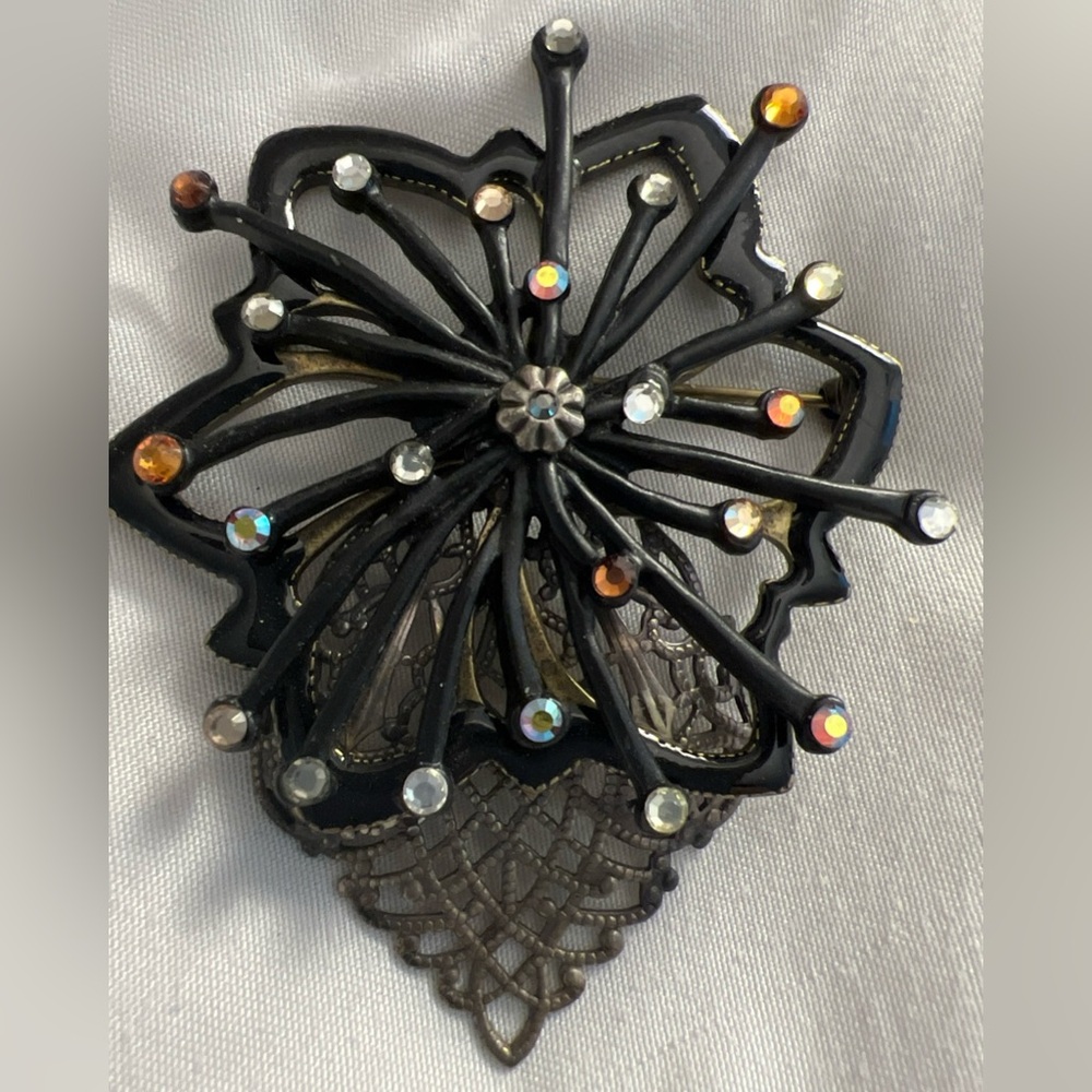 Chico’s Antique Gold Tone Star Burst Rhinestone Broach Pin  EUC